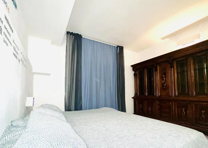 Flats With Parking In Milan City Close To The Red Metro