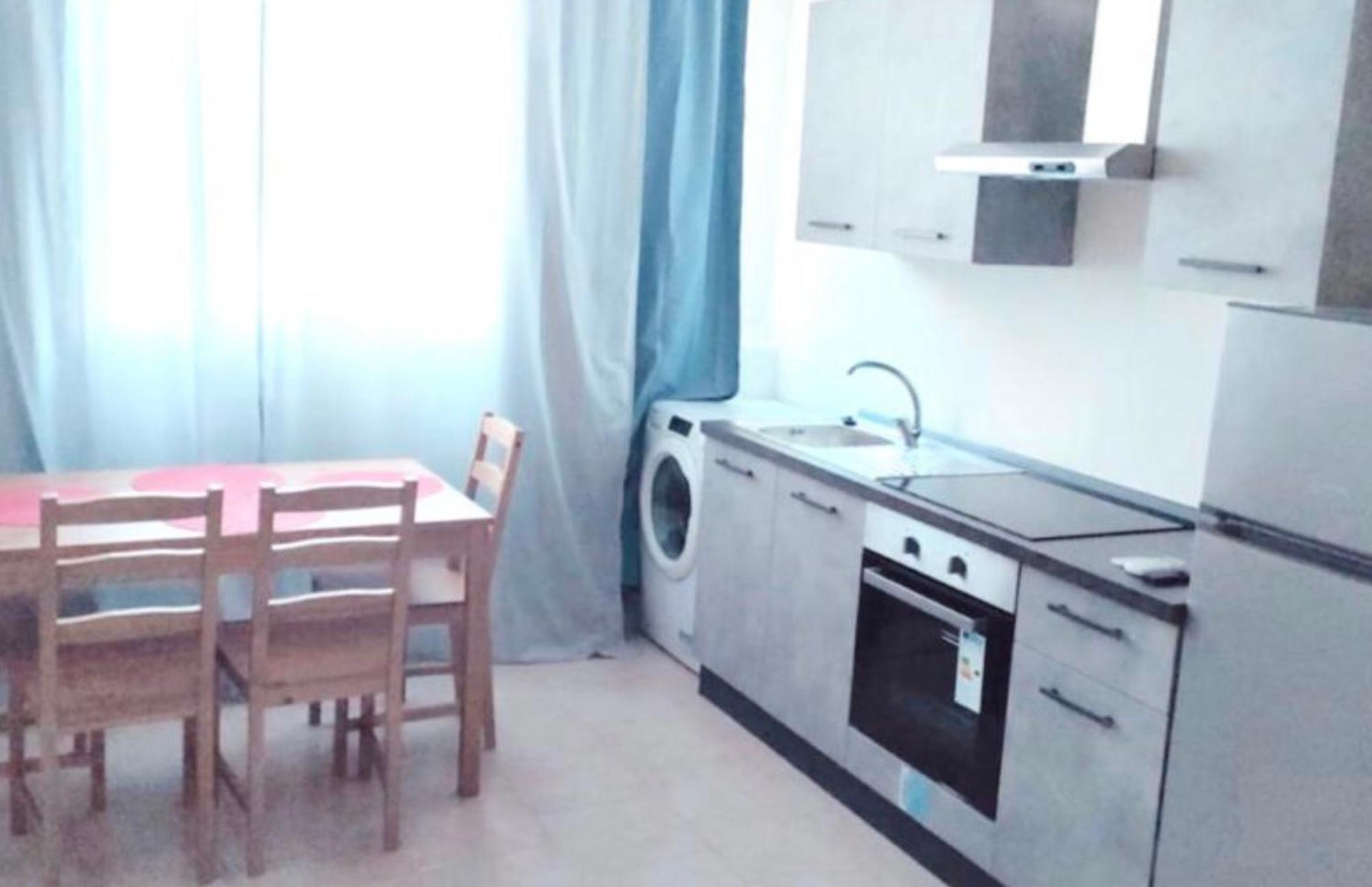 Appartement Flats With Parking In City Close To The Red Metro Milan