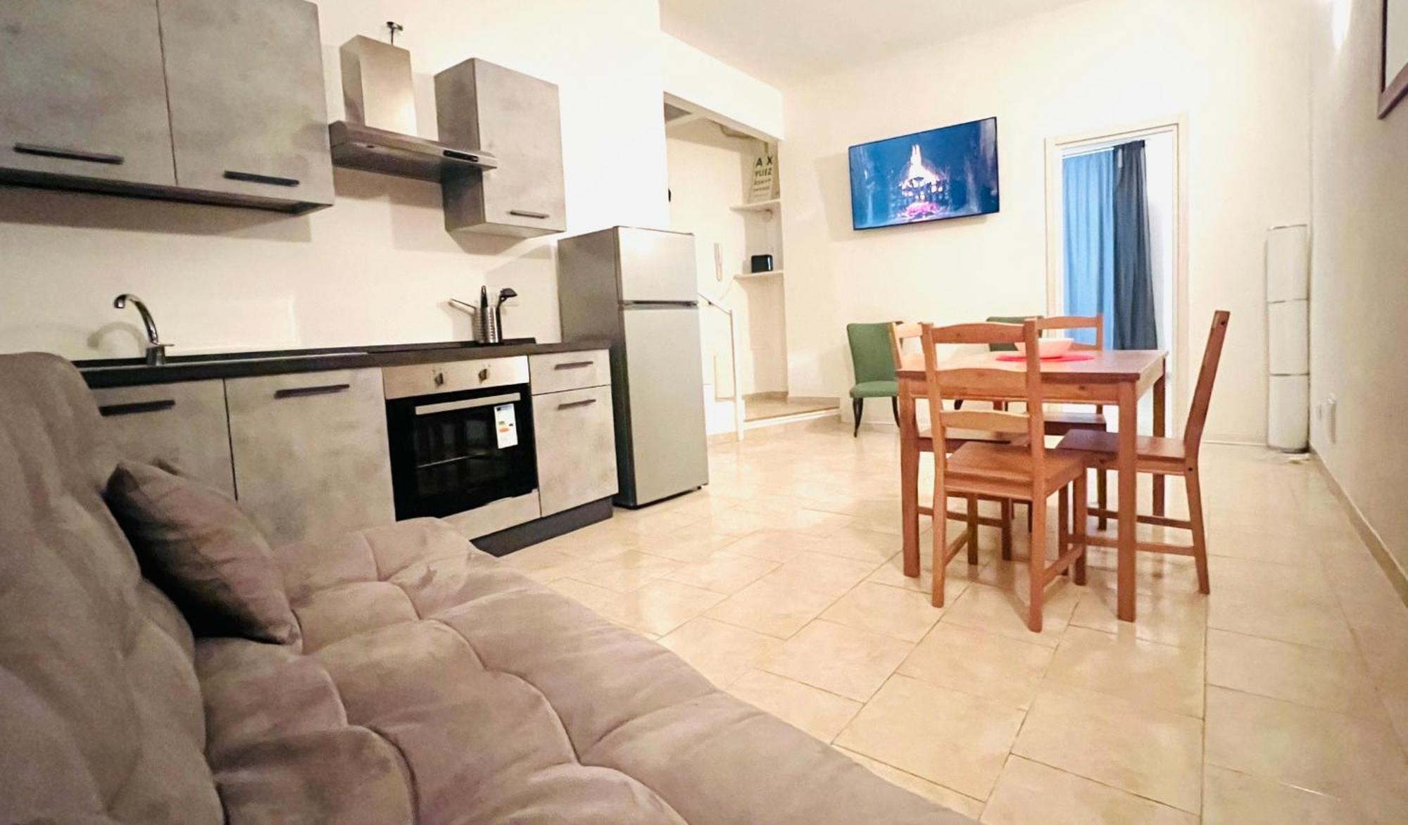 Flats With Parking In City Close To The Red Metro Appartement Milan